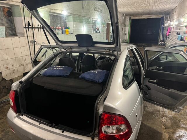 Сірий ВАЗ 2172 Priora, об'ємом двигуна 1.6 л та пробігом 187 тис. км за 2000 $, фото 8 на Automoto.ua