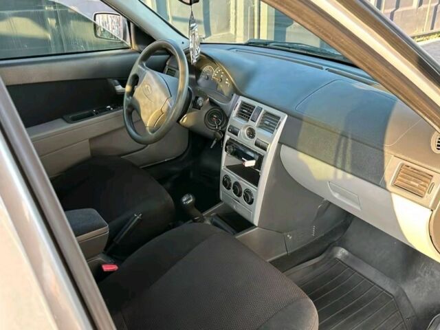 Сірий ВАЗ 2172 Priora, об'ємом двигуна 1.6 л та пробігом 200 тис. км за 2350 $, фото 5 на Automoto.ua