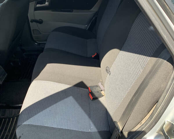 Сірий ВАЗ 2172 Priora, об'ємом двигуна 1.6 л та пробігом 164 тис. км за 2100 $, фото 8 на Automoto.ua