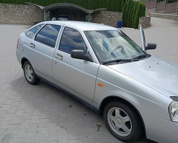 Серый ВАЗ 2172 Priora, объемом двигателя 1.6 л и пробегом 180 тыс. км за 1999 $, фото 2 на Automoto.ua