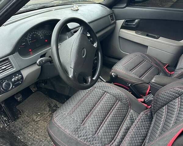 Сірий ВАЗ 2172 Priora, об'ємом двигуна 1.6 л та пробігом 180 тис. км за 1250 $, фото 10 на Automoto.ua