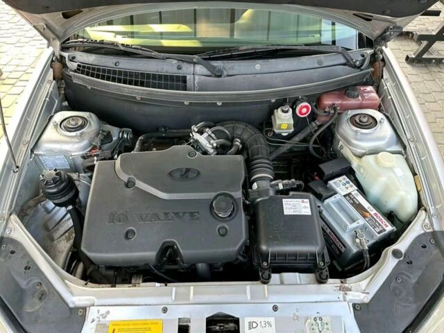 Сірий ВАЗ 2172 Priora, об'ємом двигуна 1.6 л та пробігом 200 тис. км за 2350 $, фото 4 на Automoto.ua