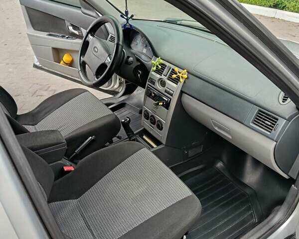 Серый ВАЗ 2172 Priora, объемом двигателя 1.6 л и пробегом 180 тыс. км за 1999 $, фото 7 на Automoto.ua