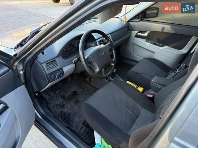 Серый ВАЗ 2172 Priora, объемом двигателя 1.6 л и пробегом 230 тыс. км за 2400 $, фото 6 на Automoto.ua