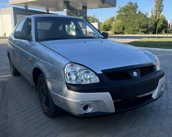 Сірий ВАЗ 2172 Priora, об'ємом двигуна 1.6 л та пробігом 210 тис. км за 2350 $, фото 1 на Automoto.ua