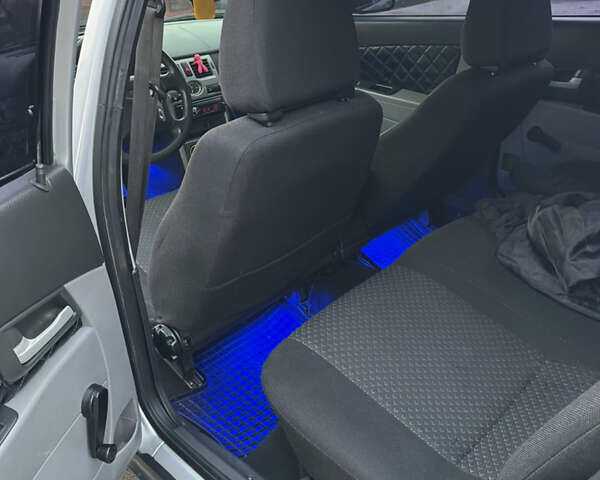 Серый ВАЗ 2172 Priora, объемом двигателя 1.6 л и пробегом 200 тыс. км за 4200 $, фото 9 на Automoto.ua