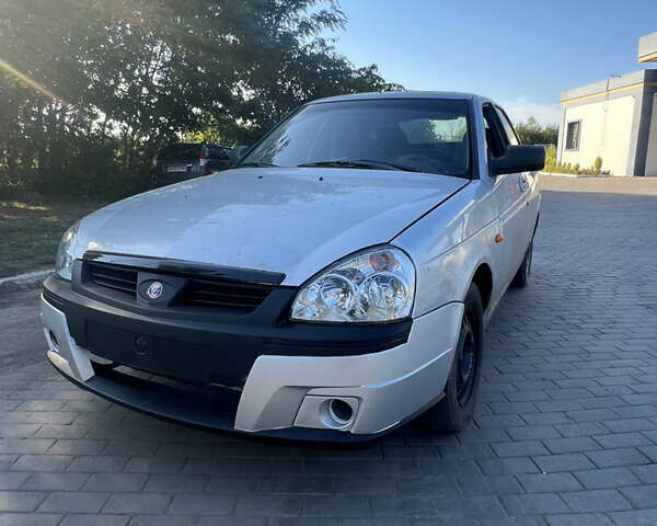 Сірий ВАЗ 2172 Priora, об'ємом двигуна 1.6 л та пробігом 210 тис. км за 2350 $, фото 2 на Automoto.ua