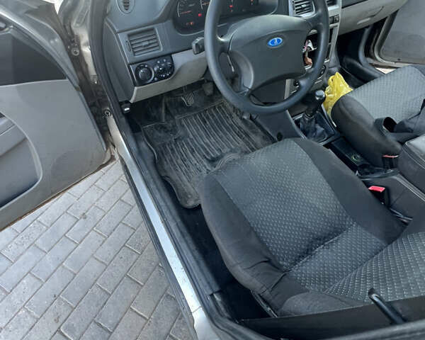 Сірий ВАЗ 2172 Priora, об'ємом двигуна 1.6 л та пробігом 210 тис. км за 2350 $, фото 7 на Automoto.ua