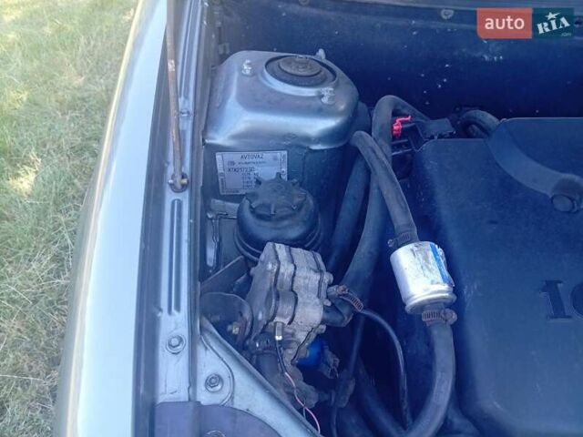 Серый ВАЗ 2172 Priora, объемом двигателя 1.6 л и пробегом 180 тыс. км за 2950 $, фото 7 на Automoto.ua