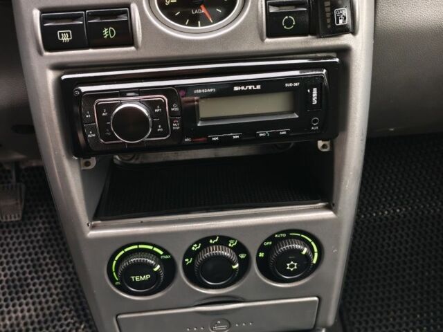 Серый ВАЗ 2172 Priora, объемом двигателя 1.6 л и пробегом 180 тыс. км за 2499 $, фото 6 на Automoto.ua