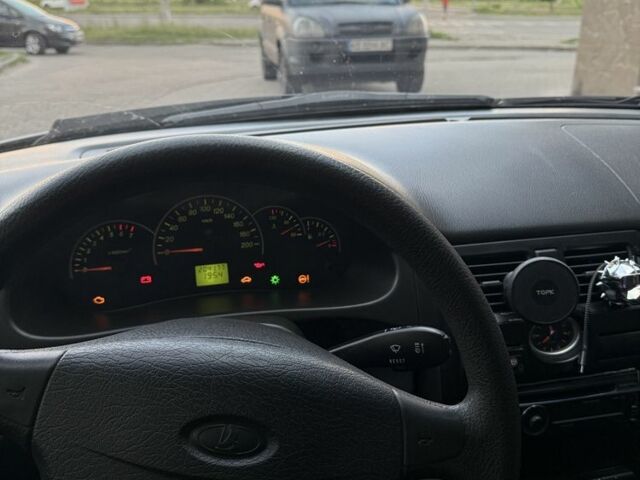 Сірий ВАЗ 2172 Priora, об'ємом двигуна 1.6 л та пробігом 200 тис. км за 3200 $, фото 2 на Automoto.ua