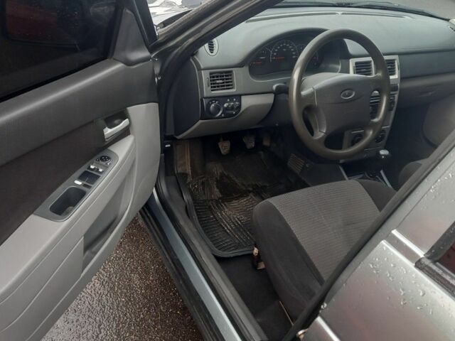 ВАЗ 2172 Priora 2010 у Кривому Розі на Automoto.ua Сірий ВАЗ 2172 Priora, об'ємом двигуна 1.6 л та пробігом 255 тис. км за 2500 $, фото 5 на Automoto.ua