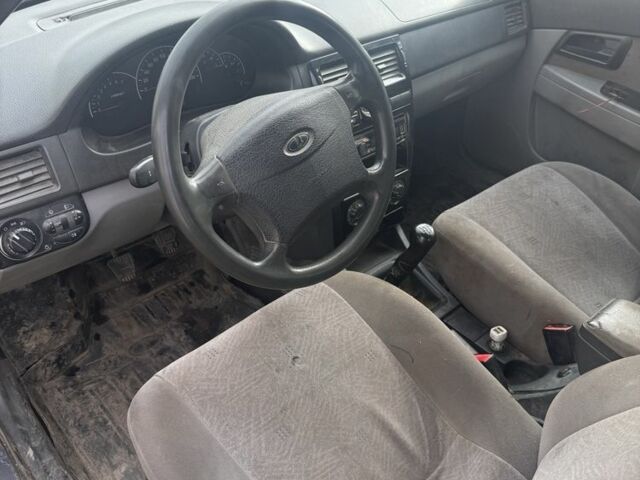 Синий ВАЗ 2172 Priora, объемом двигателя 1.6 л и пробегом 270 тыс. км за 1600 $, фото 7 на Automoto.ua