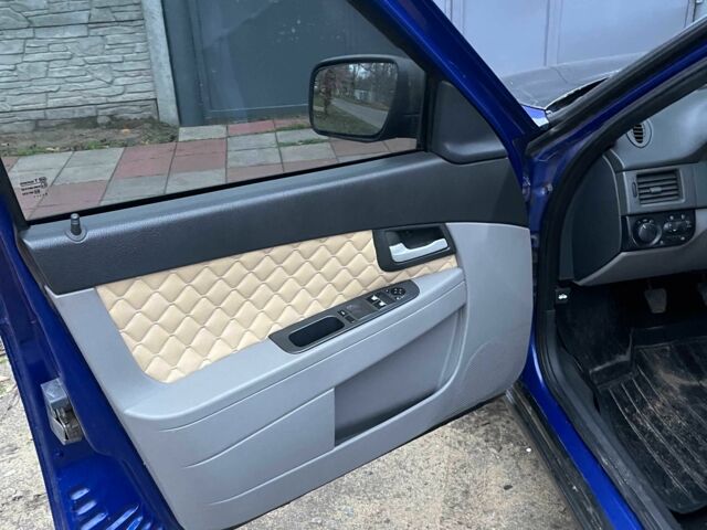 Синий ВАЗ 2172 Priora, объемом двигателя 1.6 л и пробегом 90 тыс. км за 2800 $, фото 3 на Automoto.ua