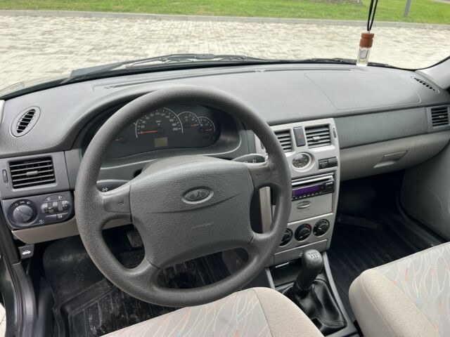 Зеленый ВАЗ 2172 Priora, объемом двигателя 1.6 л и пробегом 148 тыс. км за 3700 $, фото 9 на Automoto.ua