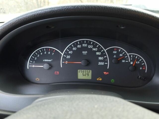 Зеленый ВАЗ 2172 Priora, объемом двигателя 1.6 л и пробегом 257 тыс. км за 3500 $, фото 6 на Automoto.ua