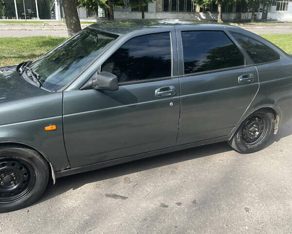 Зеленый ВАЗ 2172 Priora, объемом двигателя 1.6 л и пробегом 148 тыс. км за 2400 $, фото 2 на Automoto.ua