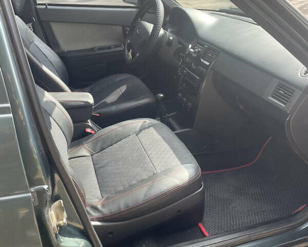 Зеленый ВАЗ 2172 Priora, объемом двигателя 1.6 л и пробегом 148 тыс. км за 2400 $, фото 11 на Automoto.ua