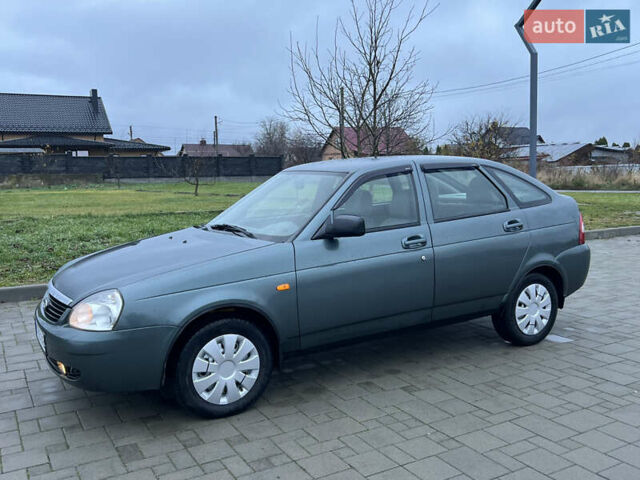 Зеленый ВАЗ 2172 Priora, объемом двигателя 1.6 л и пробегом 148 тыс. км за 3300 $, фото 10 на Automoto.ua