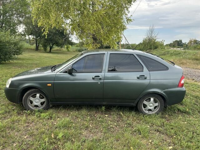 Зеленый ВАЗ 2172 Priora, объемом двигателя 1.6 л и пробегом 293 тыс. км за 2400 $, фото 1 на Automoto.ua