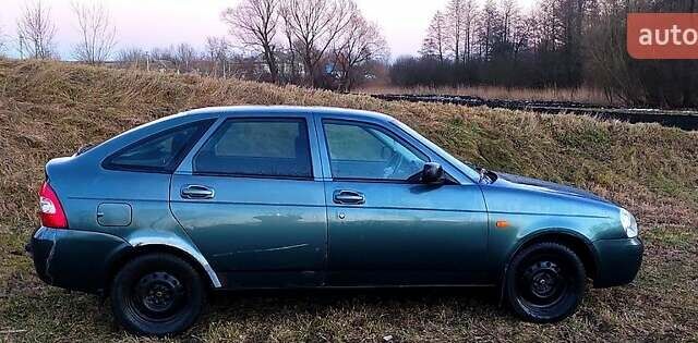 Зеленый ВАЗ 2172 Priora, объемом двигателя 1.6 л и пробегом 250 тыс. км за 2000 $, фото 4 на Automoto.ua