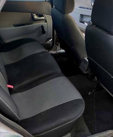 Зеленый ВАЗ 2172 Priora, объемом двигателя 1.6 л и пробегом 250 тыс. км за 2000 $, фото 5 на Automoto.ua