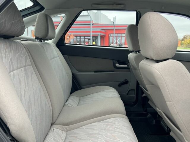 Зеленый ВАЗ 2172 Priora, объемом двигателя 1.6 л и пробегом 148 тыс. км за 3700 $, фото 13 на Automoto.ua