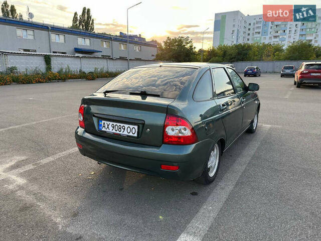 Зеленый ВАЗ 2172 Priora, объемом двигателя 1.6 л и пробегом 212 тыс. км за 3100 $, фото 3 на Automoto.ua