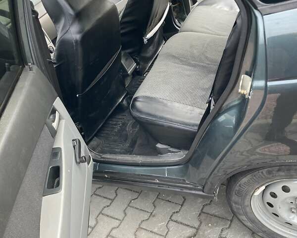 ВАЗ 2172 Priora 2011 у Тернополі на Automoto.ua Зелений ВАЗ 2172 Priora, об'ємом двигуна 1.6 л та пробігом 210 тис. км за 3499 $, фото 10 на Automoto.ua