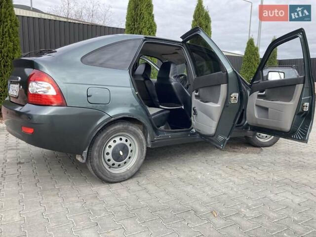 ВАЗ 2172 Priora 2011 у Тернополі на Automoto.ua Зелений ВАЗ 2172 Priora, об'ємом двигуна 1.6 л та пробігом 210 тис. км за 3499 $, фото 7 на Automoto.ua