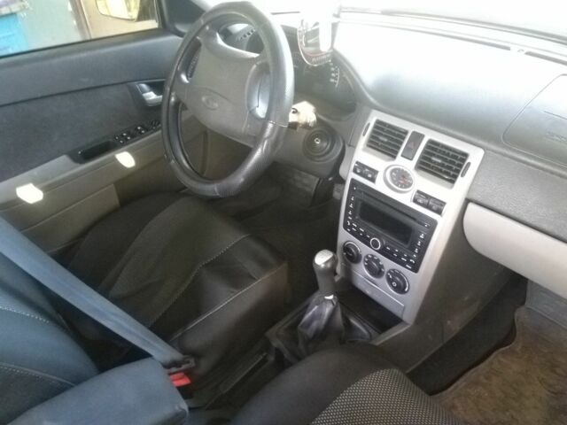 Зеленый ВАЗ 2172 Priora, объемом двигателя 1 л и пробегом 102 тыс. км за 5500 $, фото 4 на Automoto.ua