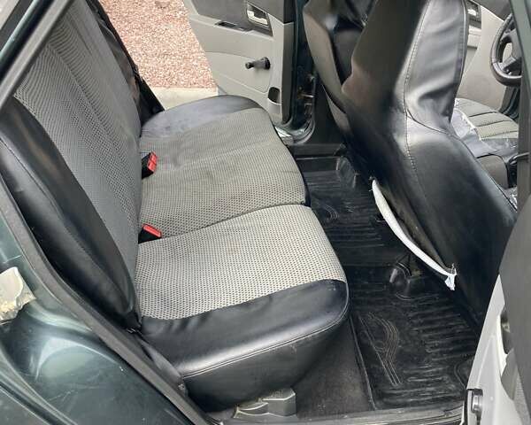 ВАЗ 2172 Priora 2011 у Тернополі на Automoto.ua Зелений ВАЗ 2172 Priora, об'ємом двигуна 1.6 л та пробігом 210 тис. км за 3499 $, фото 6 на Automoto.ua