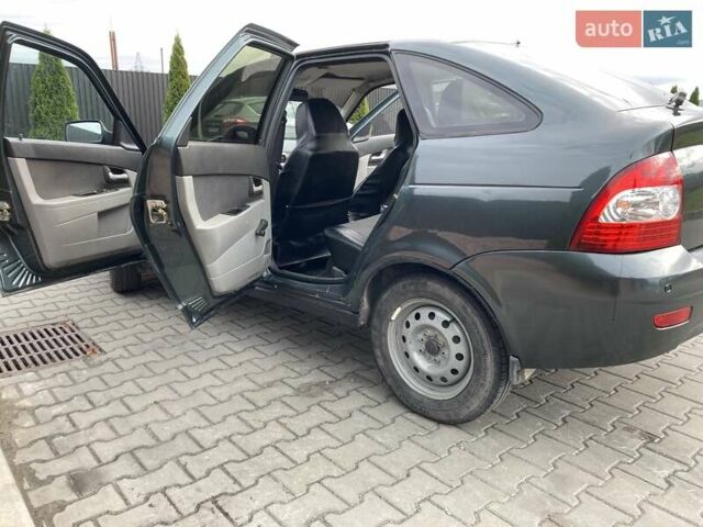 ВАЗ 2172 Priora 2011 у Тернополі на Automoto.ua Зелений ВАЗ 2172 Priora, об'ємом двигуна 1.6 л та пробігом 210 тис. км за 3499 $, фото 8 на Automoto.ua