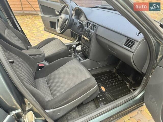 Зеленый ВАЗ 2172 Priora, объемом двигателя 1.6 л и пробегом 103 тыс. км за 4700 $, фото 30 на Automoto.ua