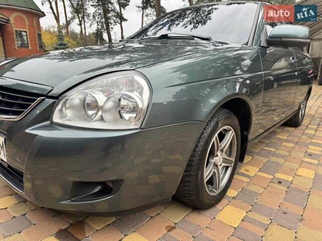 Зеленый ВАЗ 2172 Priora, объемом двигателя 1.6 л и пробегом 103 тыс. км за 4700 $, фото 2 на Automoto.ua