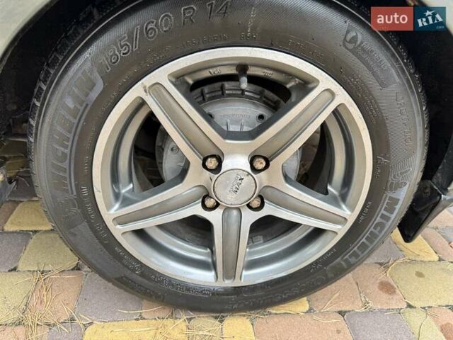 Зеленый ВАЗ 2172 Priora, объемом двигателя 1.6 л и пробегом 103 тыс. км за 4700 $, фото 49 на Automoto.ua