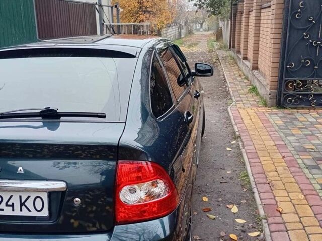 Зеленый ВАЗ 2172 Priora, объемом двигателя 1.6 л и пробегом 87 тыс. км за 3800 $, фото 4 на Automoto.ua