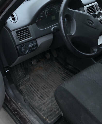 Красный ВАЗ 2173 Priora, объемом двигателя 1.6 л и пробегом 270 тыс. км за 2850 $, фото 13 на Automoto.ua