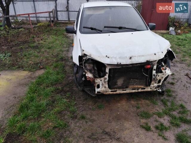 Білий ВАЗ 2190 Гранта, об'ємом двигуна 1.6 л та пробігом 189 тис. км за 1500 $, фото 3 на Automoto.ua