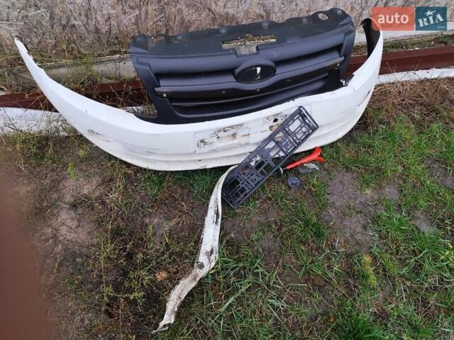 Білий ВАЗ 2190 Гранта, об'ємом двигуна 1.6 л та пробігом 189 тис. км за 1500 $, фото 4 на Automoto.ua