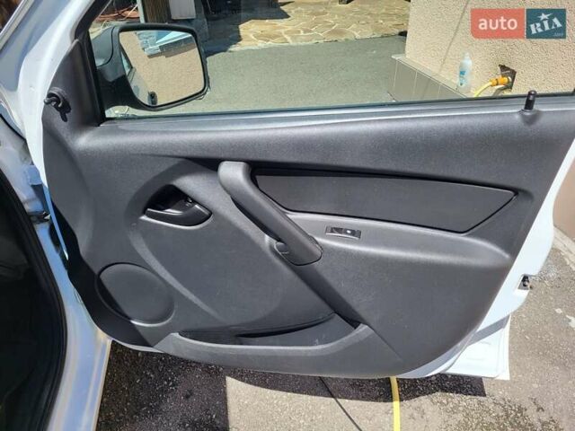 ВАЗ 2190 Гранта 2013 у Чернігові на Automoto.ua Білий ВАЗ 2190 Гранта, об'ємом двигуна 1.6 л та пробігом 111 тис. км за 3800 $, фото 24 на Automoto.ua