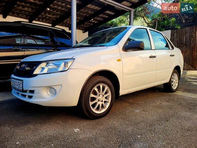 ВАЗ 2190 Гранта 2013 у Чернігові на Automoto.ua Білий ВАЗ 2190 Гранта, об'ємом двигуна 1.6 л та пробігом 111 тис. км за 3800 $, фото 18 на Automoto.ua