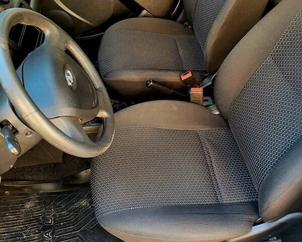 ВАЗ 2190 Гранта 2013 у Чернігові на Automoto.ua Білий ВАЗ 2190 Гранта, об'ємом двигуна 1.6 л та пробігом 111 тис. км за 3800 $, фото 17 на Automoto.ua