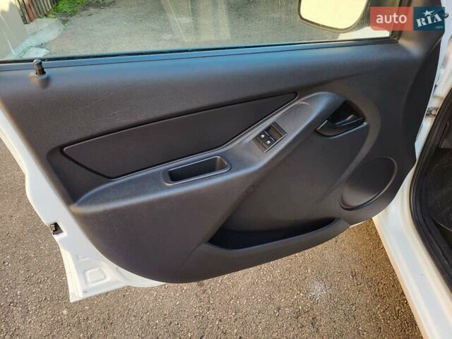 ВАЗ 2190 Гранта 2013 у Чернігові на Automoto.ua Білий ВАЗ 2190 Гранта, об'ємом двигуна 1.6 л та пробігом 111 тис. км за 3800 $, фото 16 на Automoto.ua