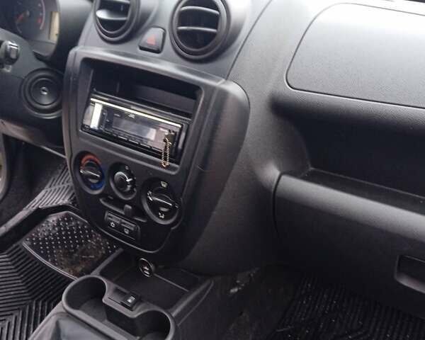 Белый ВАЗ 2190 Гранта, объемом двигателя 1.6 л и пробегом 180 тыс. км за 3400 $, фото 3 на Automoto.ua