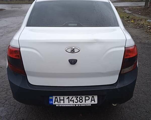 Белый ВАЗ 2190 Гранта, объемом двигателя 1.6 л и пробегом 180 тыс. км за 3400 $, фото 1 на Automoto.ua