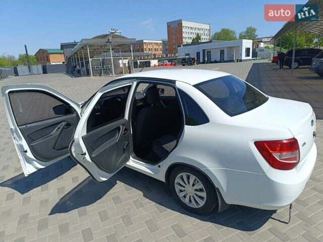 Белый ВАЗ 2190 Гранта, объемом двигателя 1.6 л и пробегом 220 тыс. км за 4300 $, фото 5 на Automoto.ua
