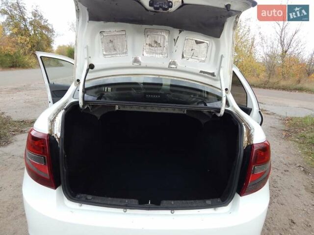 Белый ВАЗ 2190 Гранта, объемом двигателя 1.6 л и пробегом 107 тыс. км за 4000 $, фото 14 на Automoto.ua