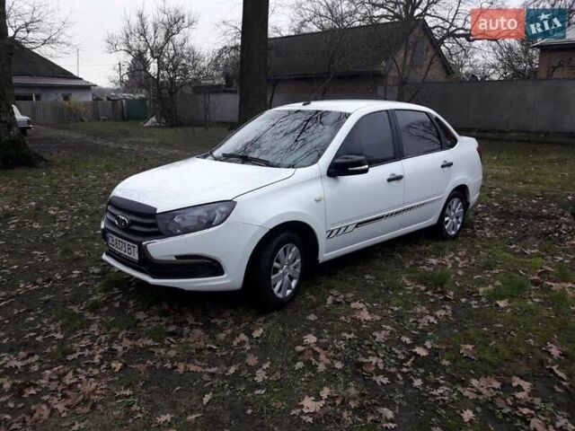 Белый ВАЗ 2190 Гранта, объемом двигателя 1.6 л и пробегом 202 тыс. км за 3650 $, фото 2 на Automoto.ua