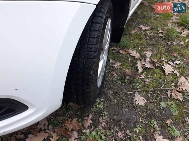 Белый ВАЗ 2190 Гранта, объемом двигателя 1.6 л и пробегом 202 тыс. км за 3650 $, фото 16 на Automoto.ua